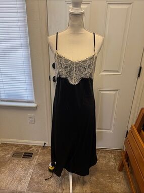 NWT wild fable Long Black Slip Dress/Nightgown with Ivory Lace Bodice Size Med